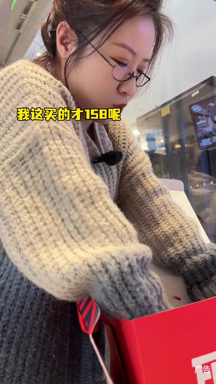 来个冰淇淋蛋糕吧 DQ享你所乐 冬天吃冰怦然心冻 曲奇巧克力脑袋有福了 冬天就要吃冰淇淋蛋