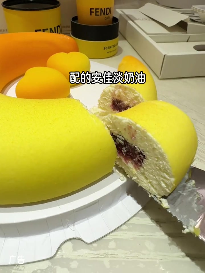 高颜值的蛋糕不仅好看,还很好吃,用料很讲究,很有寓意的一款蛋糕,情人节送她,给她大大的惊喜