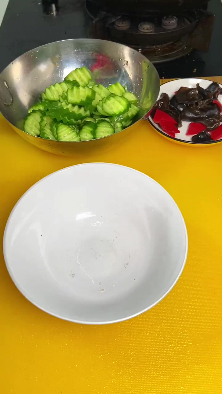 过年滴饭桌上咋能少了一道高端的小凉菜呢!大年三十餐桌上一定要有的菜 凉菜系列