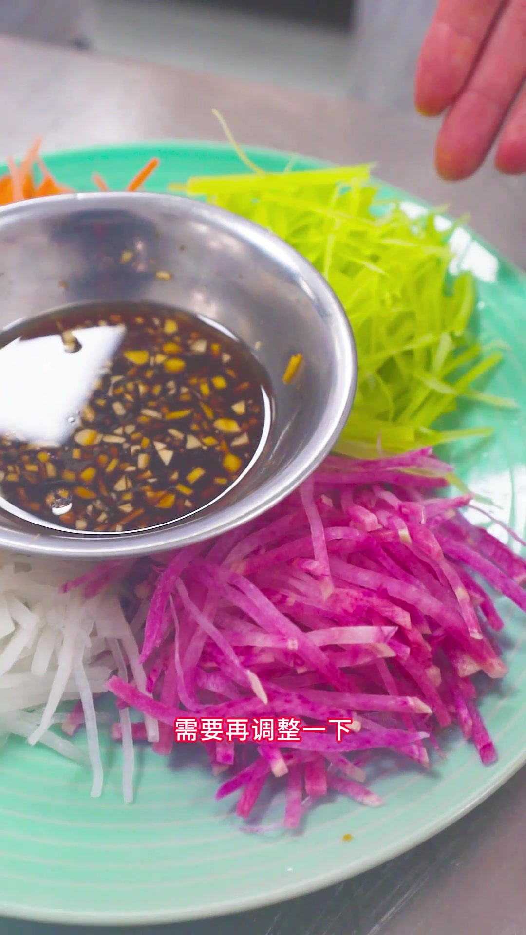 湖北新东方烹饪学校现场点评—口水鸡和凉拌三丝,好好听学得更快