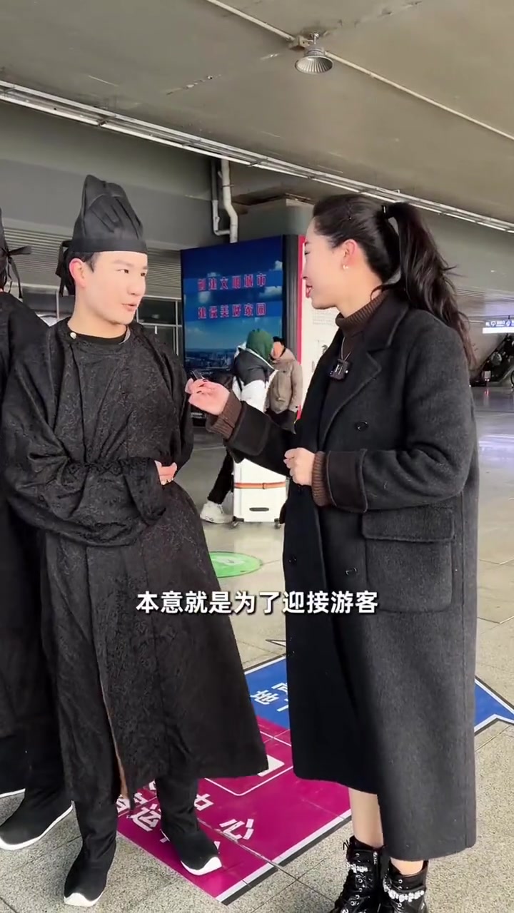 穿中国传统服饰,站在中国的土地上,有错吗?河南加油!洛阳加油!飞鱼服真帅!恭迎王子公主殿下
