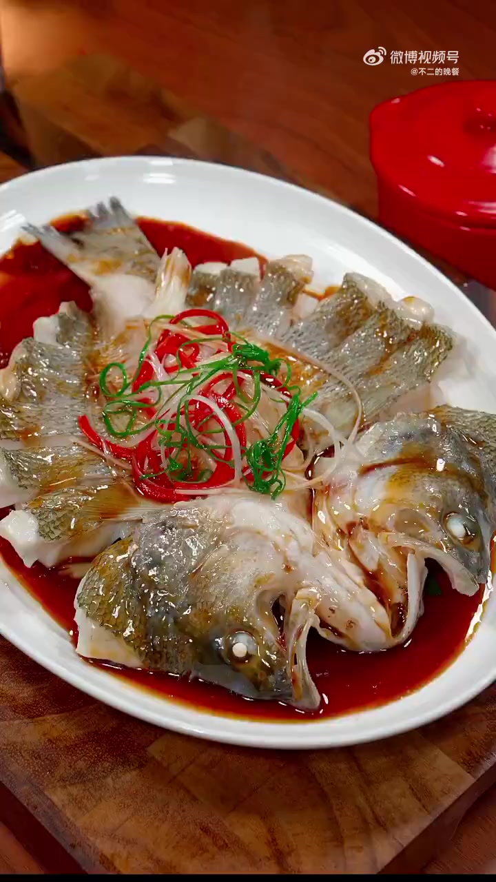 以后鲈鱼买回家,你就像我这样做个清蒸鲈鱼,口感滑嫩,营养又好吃 美味辽宁嘎嘎香 新时代六地