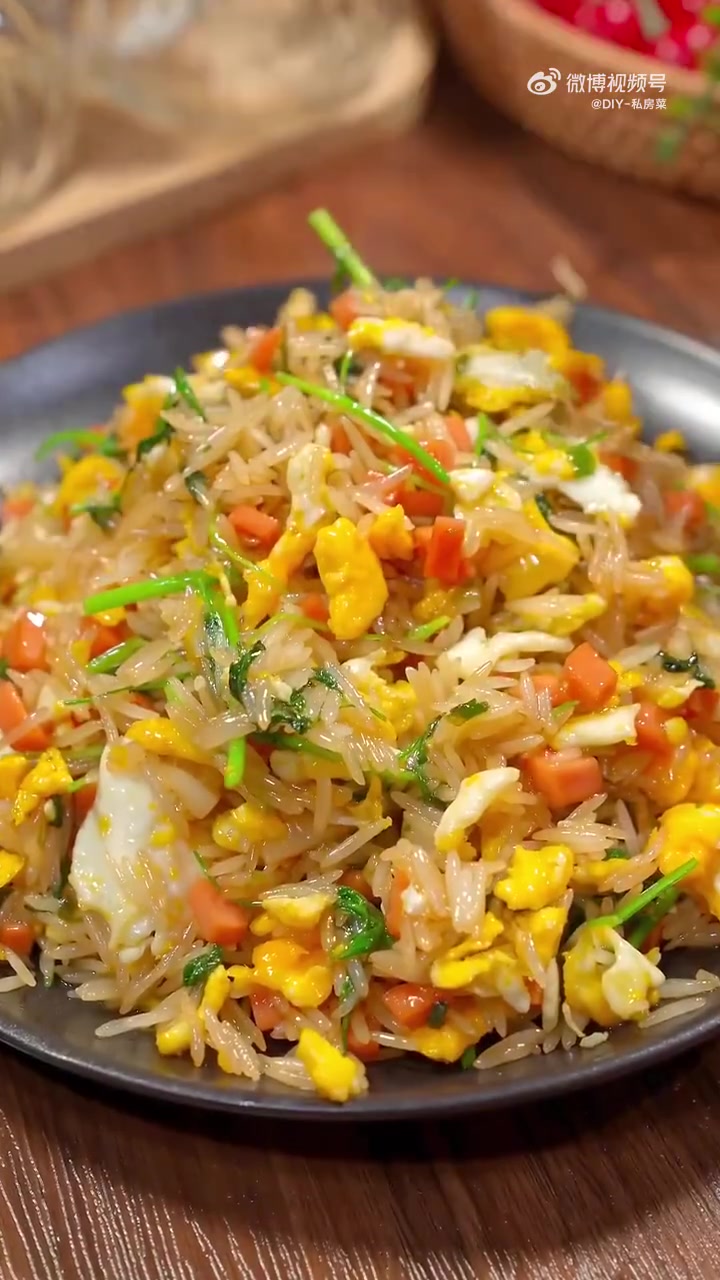 中午吃什么「炒饭」七星级大厨都不会告诉你的,10种炒饭做法,粒粒分明好吃到流眼泪!
