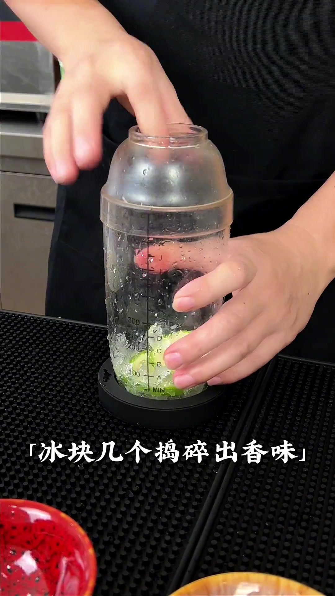 柠檬茶界的白月光~这款饮品有个好听的名字“白月光柠檬茶”噢~喝完之后就是我心中的白月光了,