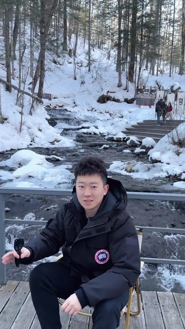 今天打卡了长白山下第一泉 白雪 溪流 围炉煮茶 冬日里很有诗意的地方 长白山 冰雪多巴胺 