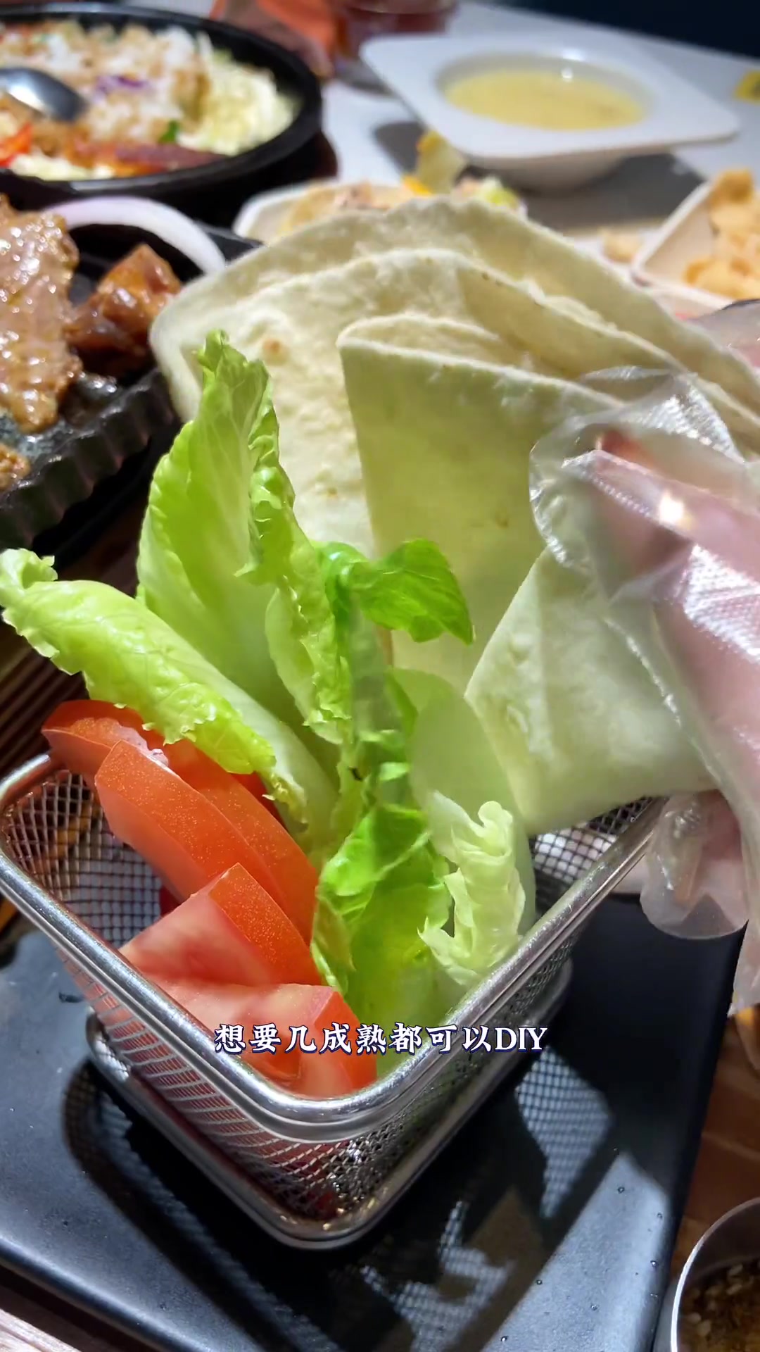99就可以实现牛排自助,水果、沙拉、冰红茶随便续,这样有排面 豪客来超级有排面  豪客来牛