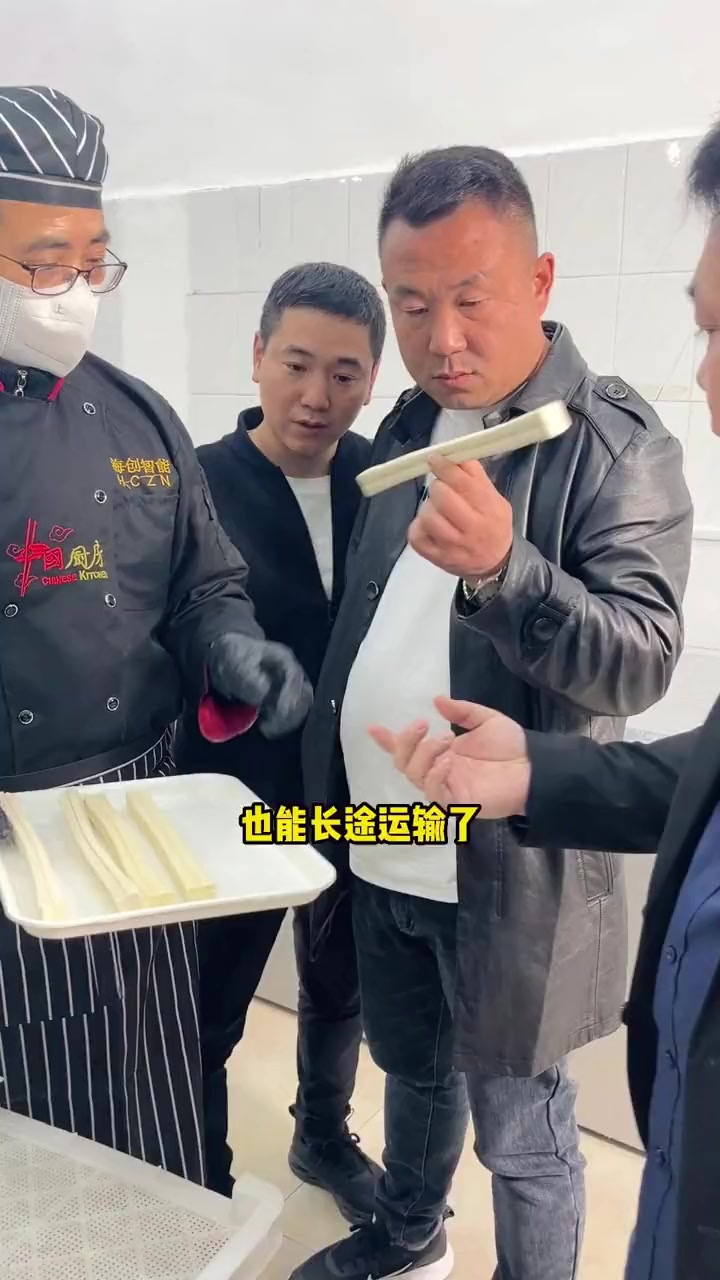 相对于AI的智能,机器做油条就是容易的事了 全自动油条机 面食加工设备 智能设备