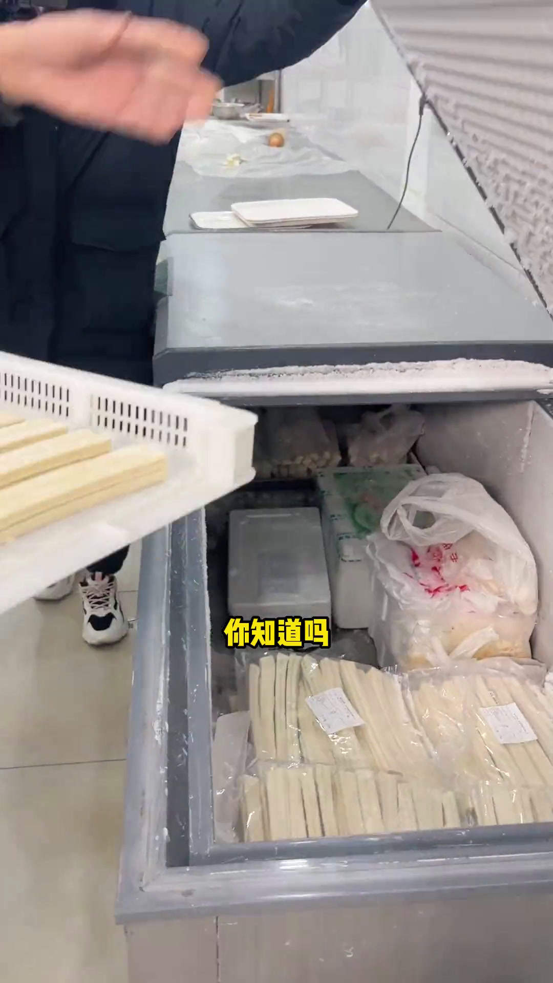 油条自动化生产,机器一小时几千根,大小克重可做,不占地方 全自动油条机 食品机械设备 面食