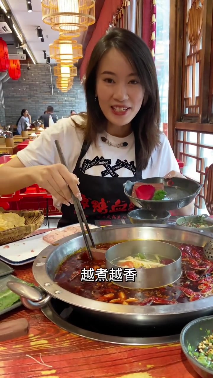 148的三人麻辣火锅,也太滑了～有荤有素8个菜 深圳谭鸭血 广东国庆假期被安排明白了 十一