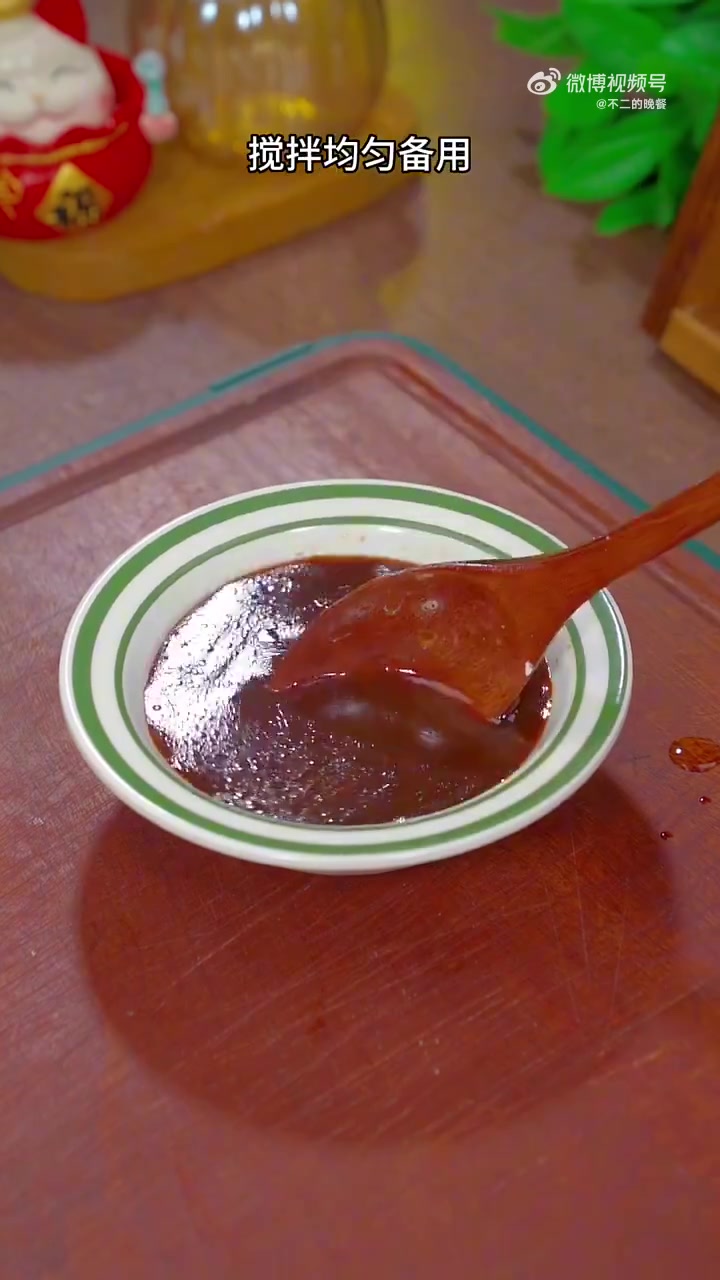 新时代六地辽宁杠杠滴 美味辽宁嘎嘎香 豆角烧茄子就像我这样炒,做法简单,三碗米饭都不够吃