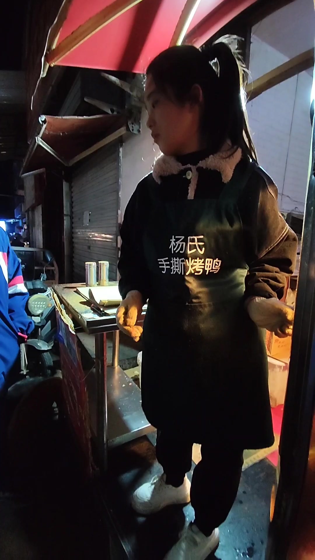 洛阳的这家手撕烤鸭太好吃了。附近学校小孩都传开了