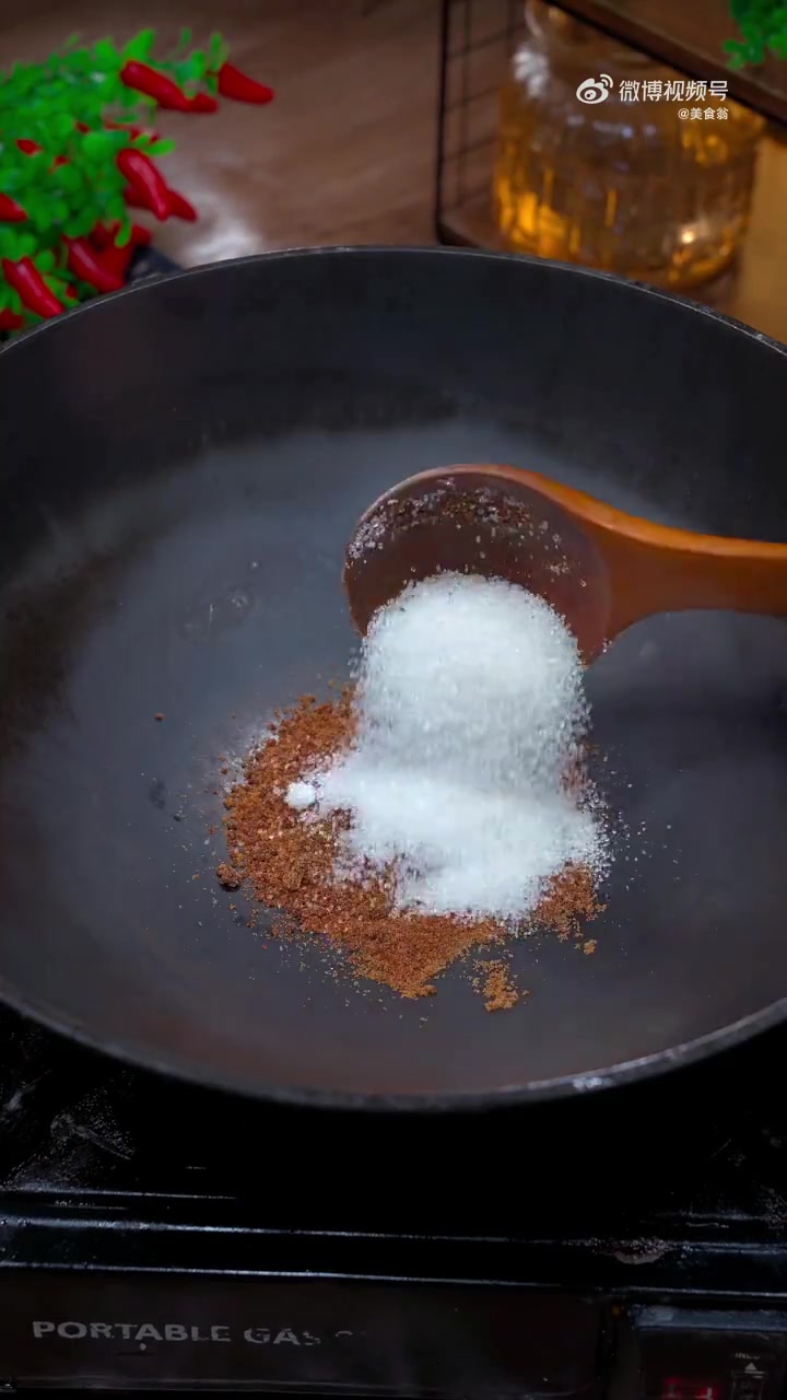 畅飨好味 正月十五元宵节快到了,这个糖炒汤圆,也叫炒金钱粿,必须安排上~  via