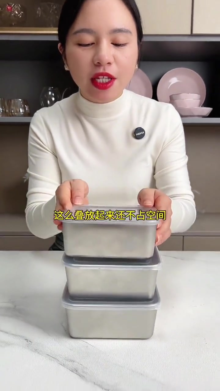 现在给大家安利一款超实用的东西,不锈钢分菜盆!这款方形盆子不仅可以用来分菜,还能当作烘焙盘