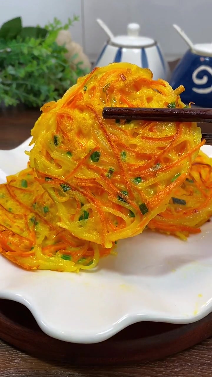 早餐花十分钟给孩子做这个土豆丝鸡蛋饼,简单营养又好吃 儿童美食 土豆丝饼 早餐饼