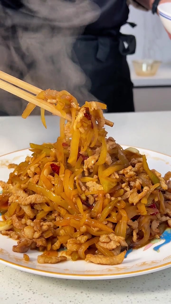 榨菜炒肉丝拌米饭我能吃两大碗,太下饭了!美食教程 一起学做菜 学会快去试试吧 下饭神器 开