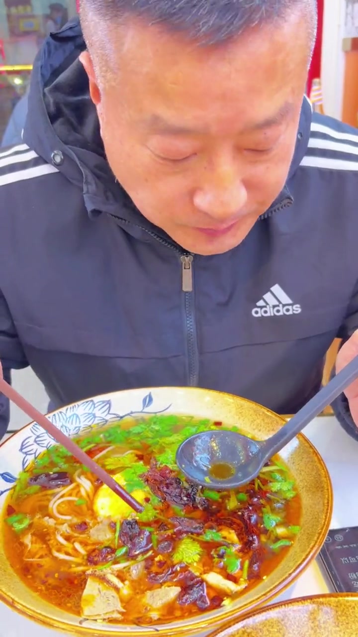 我宣布这才是真正好吃的正宗羊肉粉!驱车30km都要来打卡!上海水城羊肉粉 徐姐水城羊肉粉面