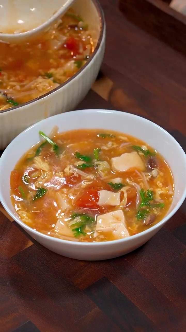 美食味道 西红柿汤您肯定会做,但是您知道怎么做最好吃吗,快试试我这个做法,汤鲜味美,营养又