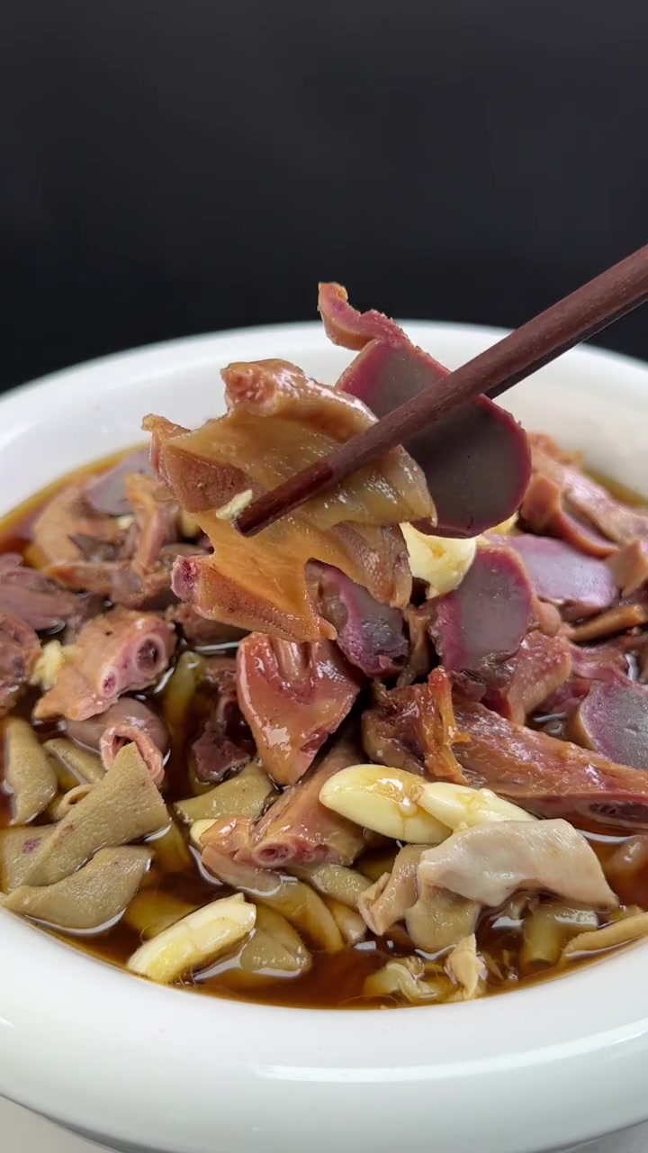 盐水鹅四件鸭四件,鸭膀爪鹅膀爪 地方特色美食 真材实料才能做出好味道 乡村味道 家乡特色 