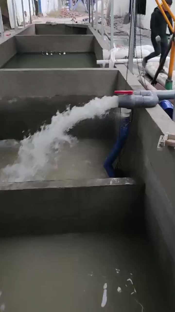 安徽合肥塑料破清洗污水处理设备,每小时处理100方污水,处理之后循环使用,现场是清洗编织袋