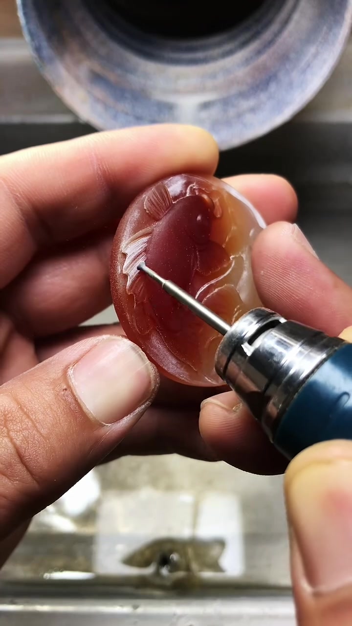 马达加斯加玛瑙手工雕刻太极鱼