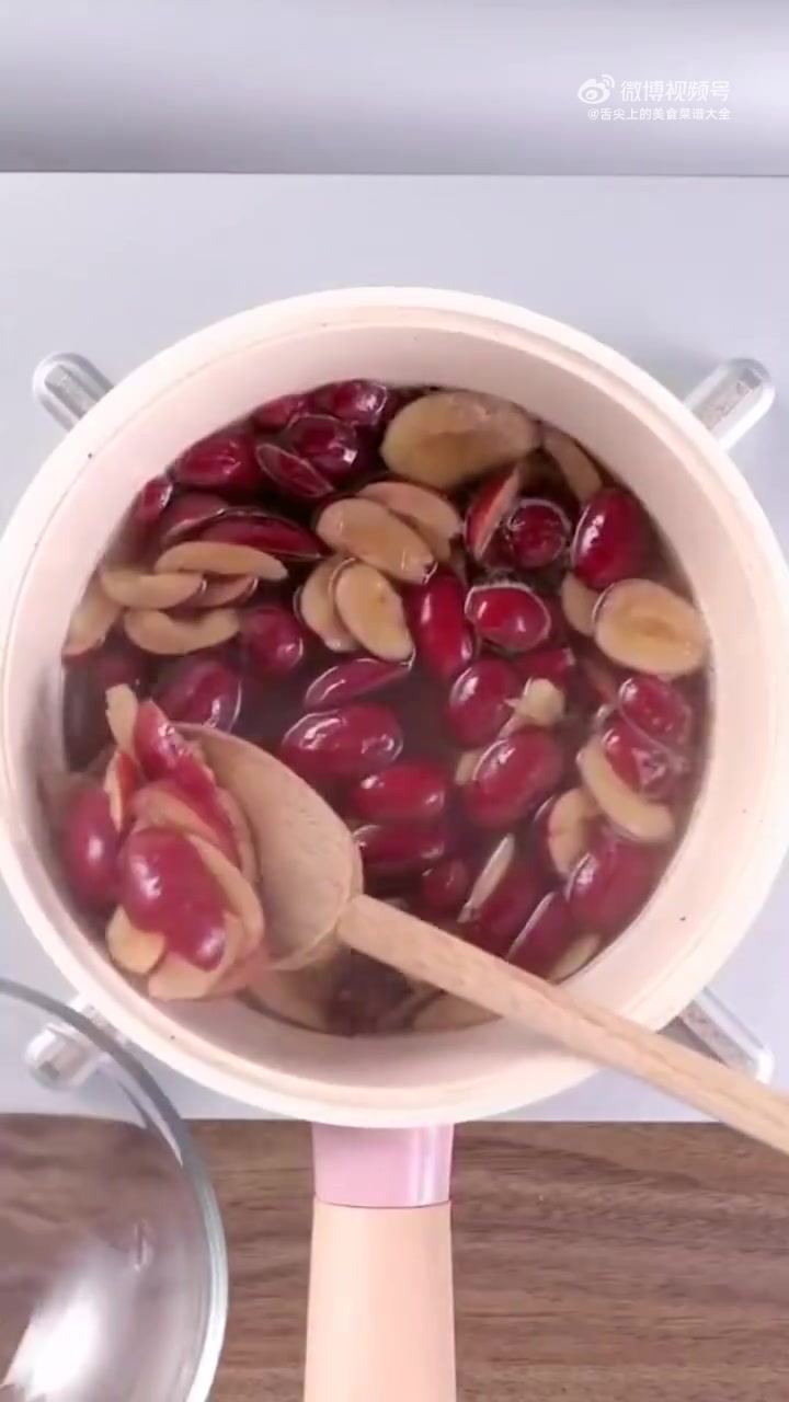 小农妹百味馆 周末做个蛋糕吧,松软枣糕,枣香馋人呐,先收了~