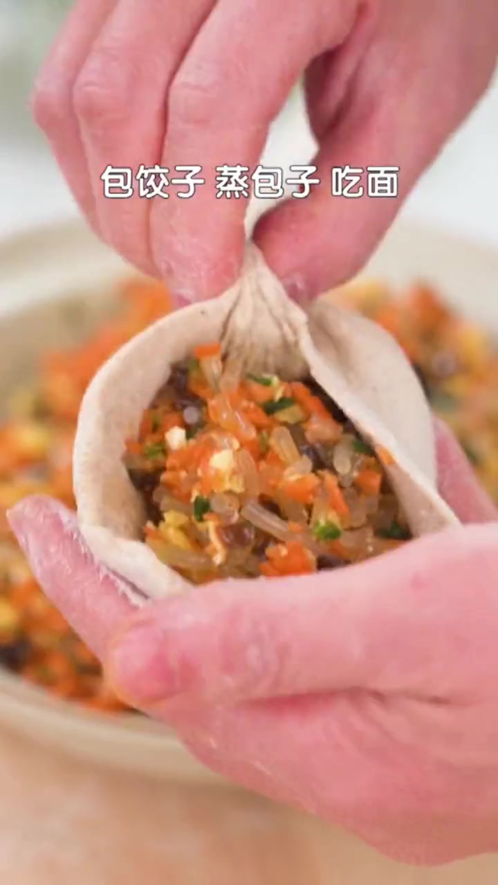高蛋白,含丰富的膳食纤维,藜麦面粉,粉质细腻,配料表只有藜麦,可以完全代替白面包饺子擀面条