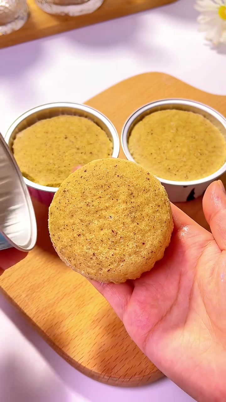 想要孩子面色红润脾胃好,可以试试这个8个月以上宝宝就可以吃的辅食|红枣山药蒸糕,松软香甜!