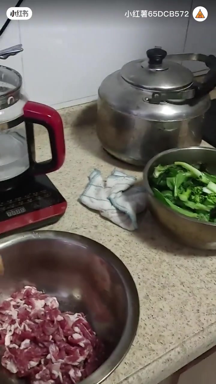 莴笋炒肉丝 家常菜