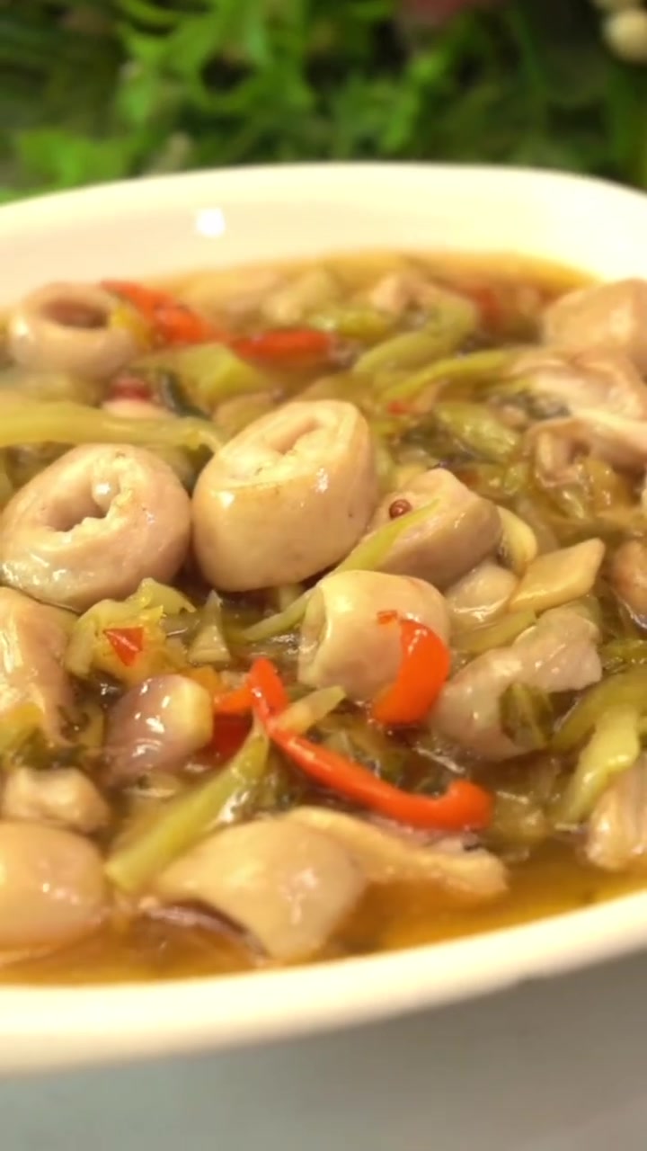 咸菜炒猪大肠 有没有一道菜品尝之前是抗拒的,吃过后却流连忘返的呢?