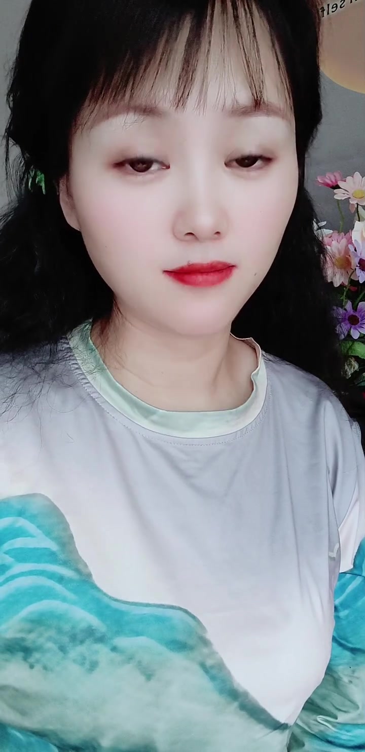 一个字八条腿,中间长了一张嘴