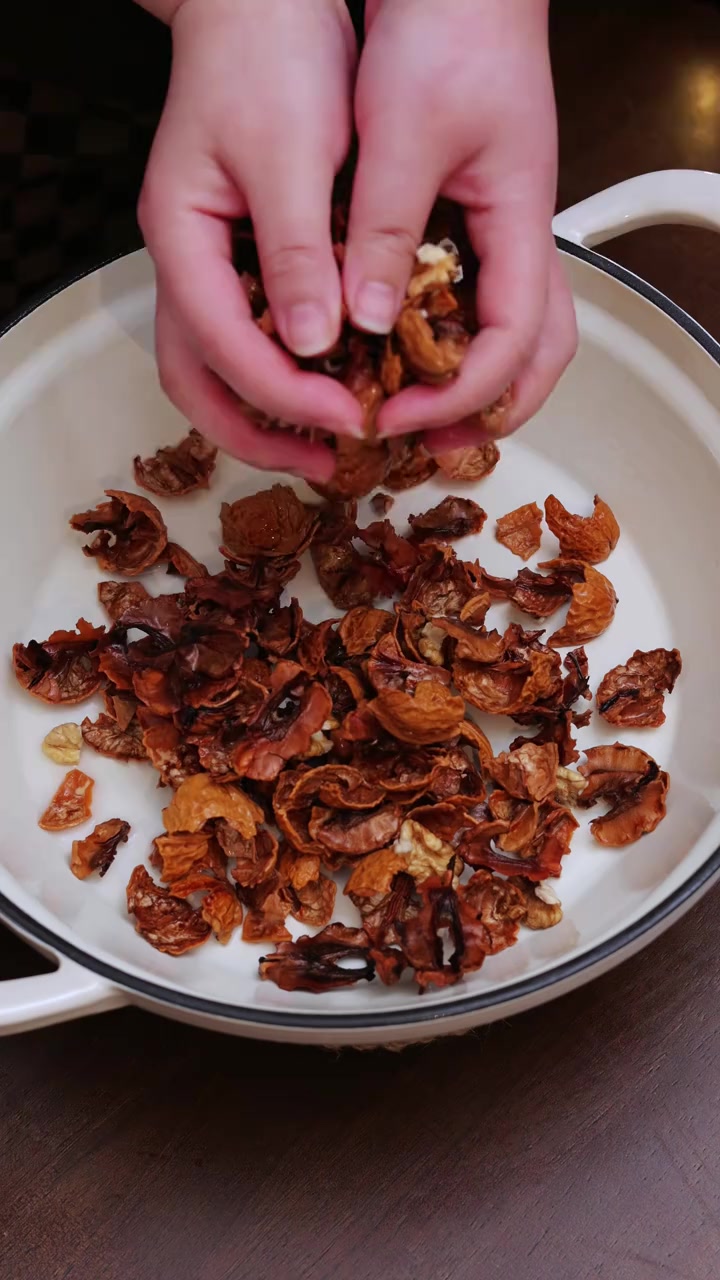 创作灵感 连续吃了几天 核桃壳煮鸡蛋,夜里再也不频繁跑厕所了 鸡蛋的灵魂吃法 食疗小妙招 