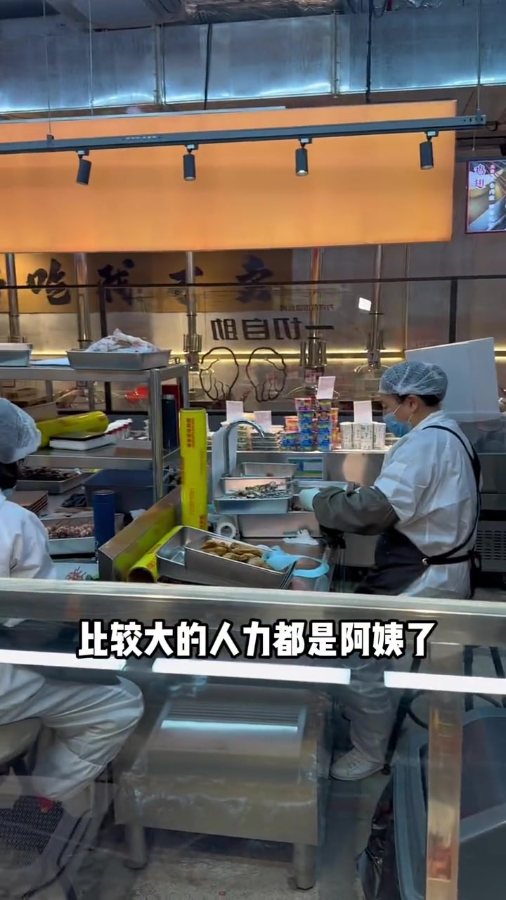 还是那家为青春地摊烧烤,全新升级,终于不用自己动手烤了,现在代金券太香了,主要无限叠加 撸