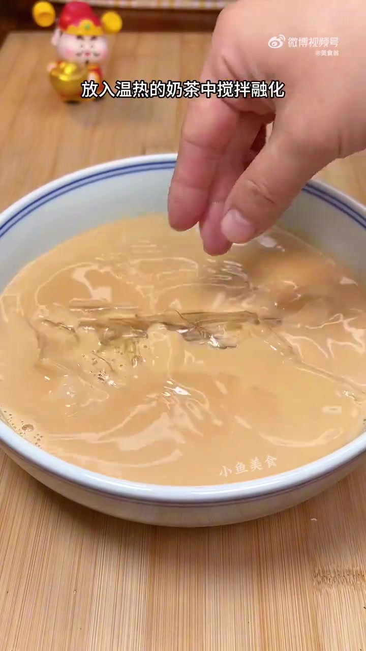 美味辽宁嘎嘎香 振兴新突破辽宁杠杠滴 珍珠奶茶布丁,浓浓的茶香焦糖味,做法简单又好吃!布丁
