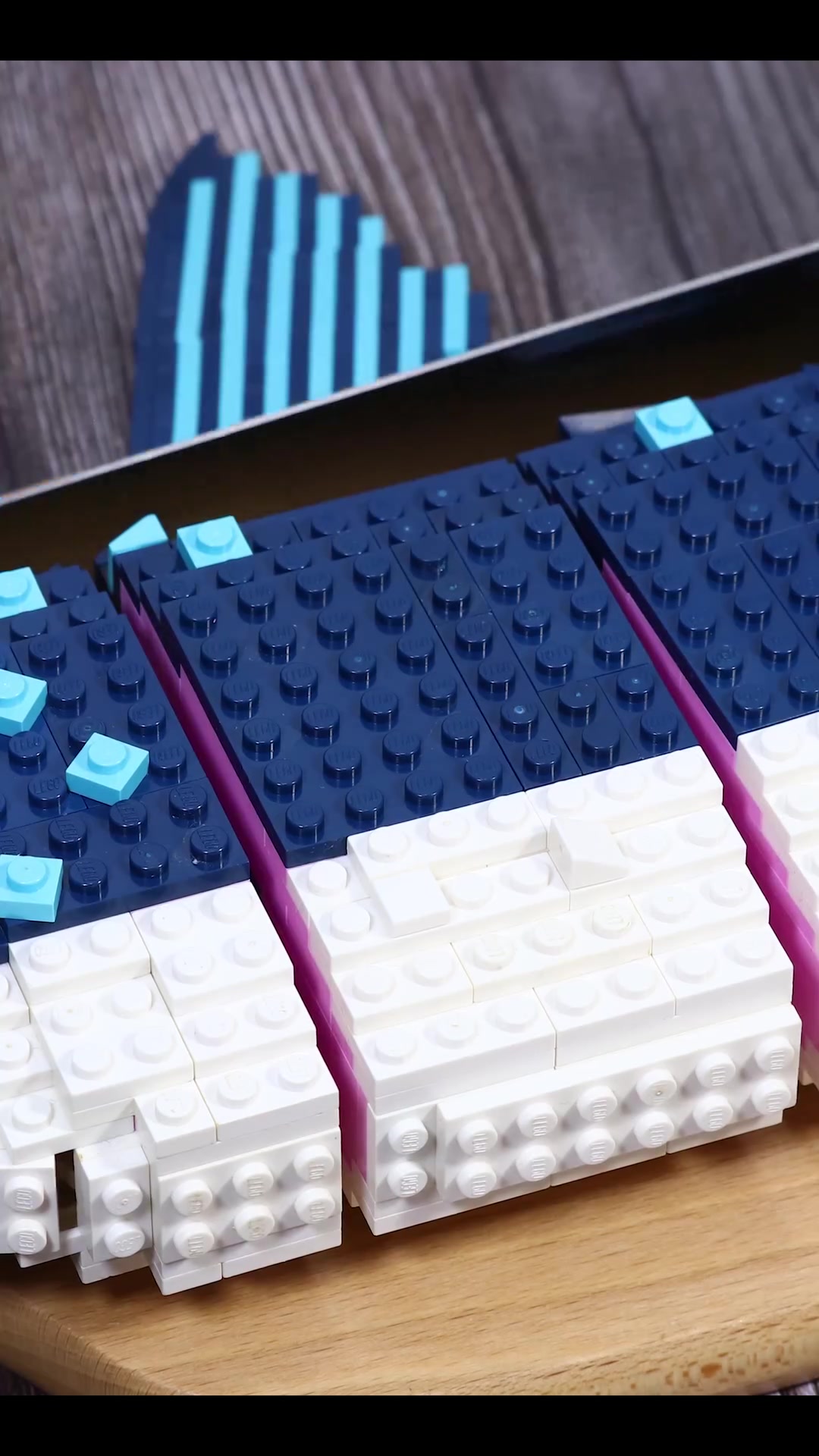 用乐高拼搭一个鱼吧