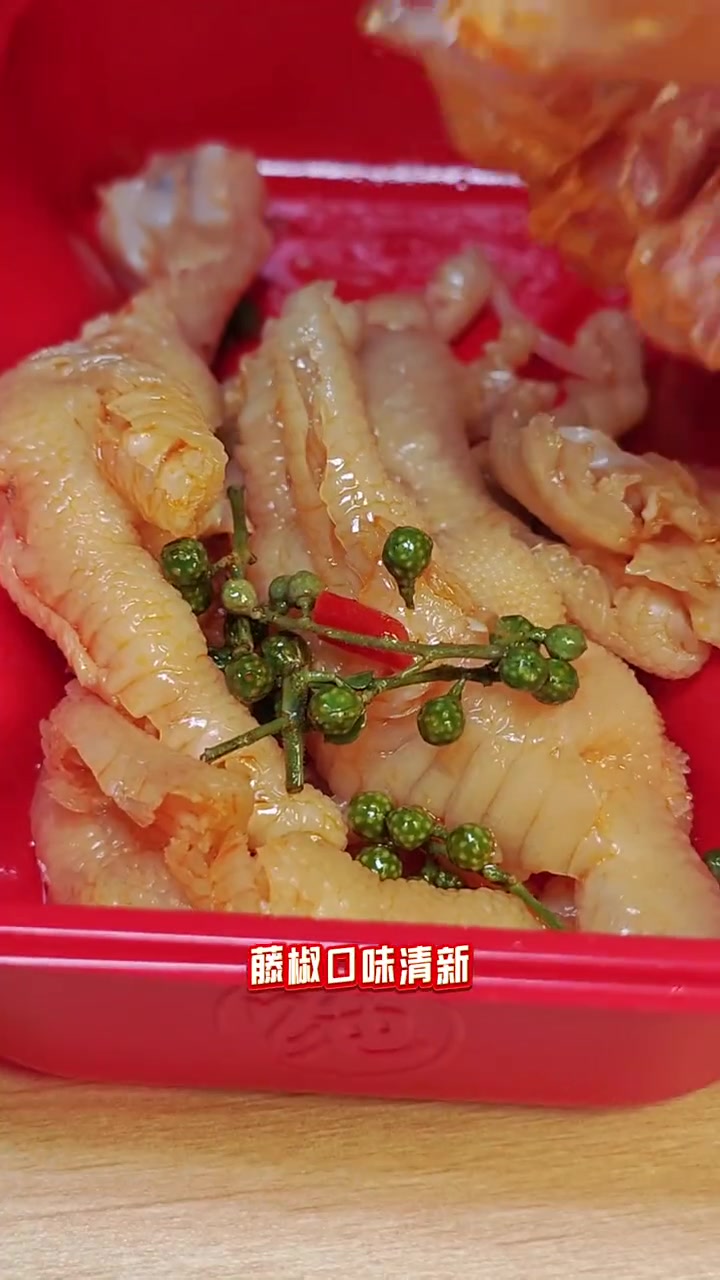 春游露营怎么能没有绝味?爆好吃够绝味 爪住春天的味道 绝味脱骨凤爪爆一爪 解锁一份春日限定