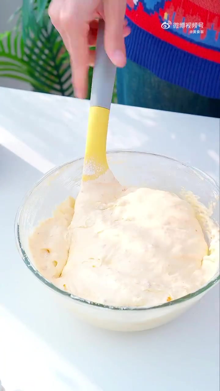 美好辽宁欢迎您 美味辽宁嘎嘎香 这个配方,超好吃拔丝蛋糕,有手就能做,松松软软还会拉丝 食