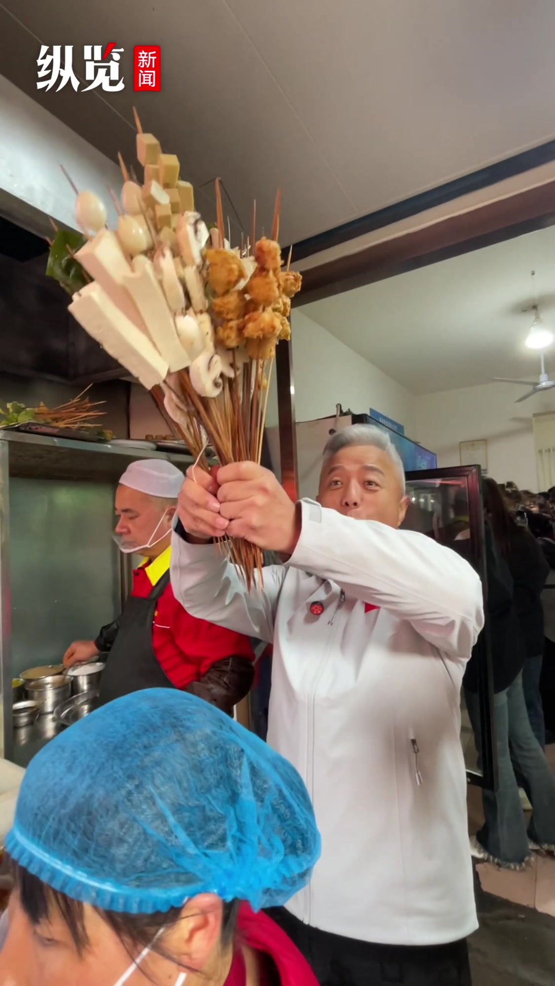 纵览原创|天水麻辣烫爆火有啥秘诀?石家庄饭店老板颠簸14个小时赴甘肃“取经”