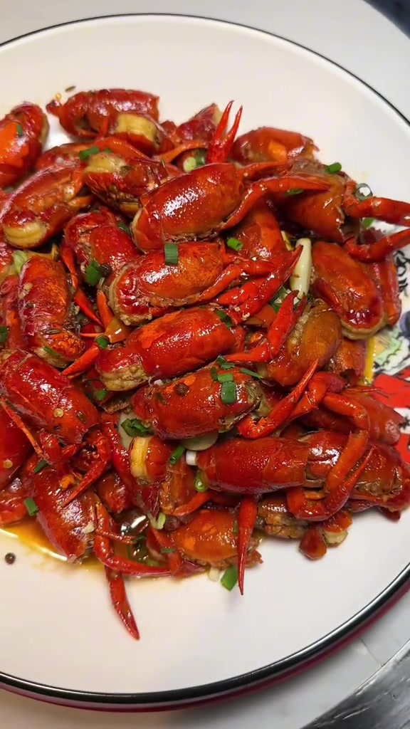晚餐吃什么 吃龙虾的季节 宵夜吃什么 小龙虾 宵夜吃什么,来吃新鲜小龙虾