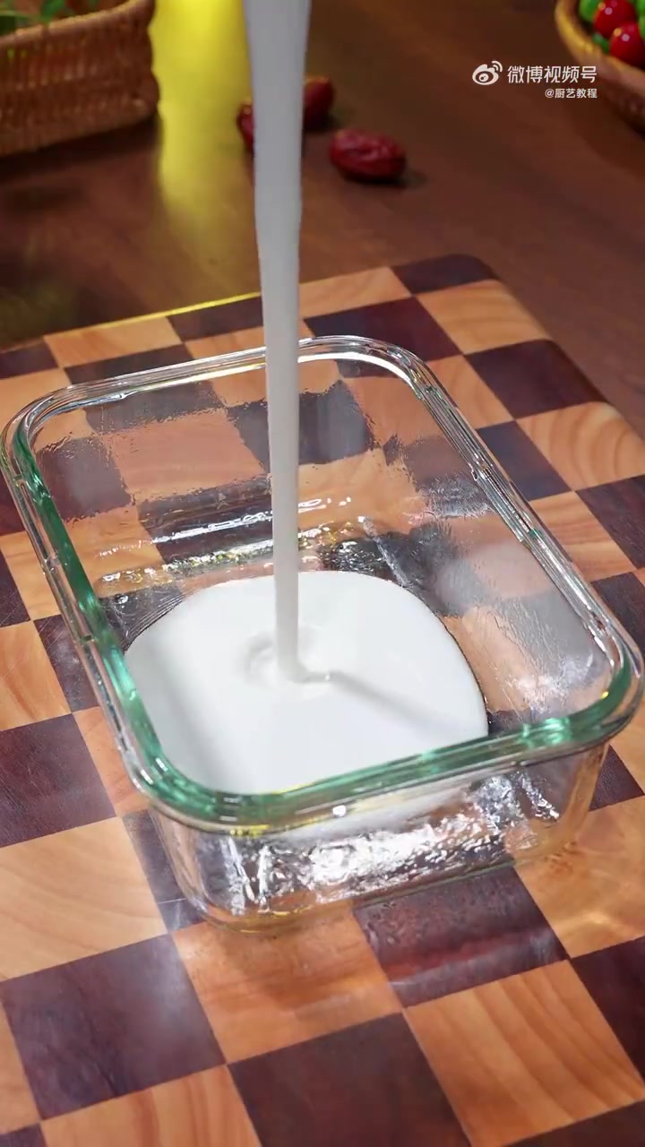 不用烤箱 不用油炸也能做出好吃的蔓越莓糯米糕,快来一起做吧。厨艺教程