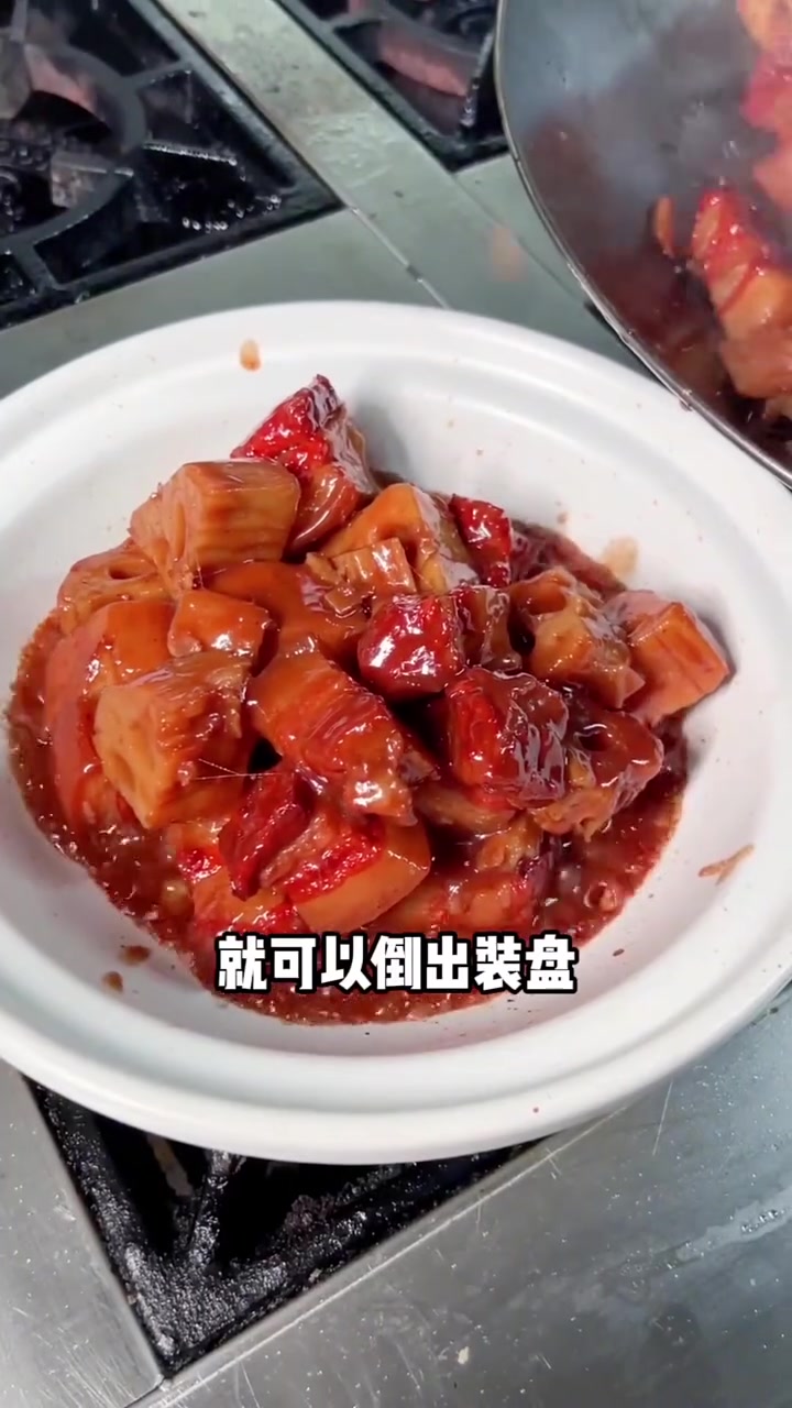 简单又好吃的家庭版「莲藕土猪肉」,不用炒糖色,一点也不腻