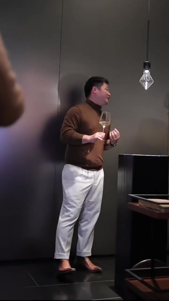 第312集|是夜,CICADA 宋·湘「春·滟」晚宴坐在宋老板对面,他认为:“湘菜就是要多