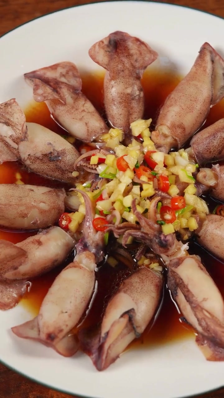 捞汁墨鱼仔——简单清爽Q弹 简单三步,打造清爽Q弹墨鱼仔!吃捞汁小海鲜不用出去买,自己在家