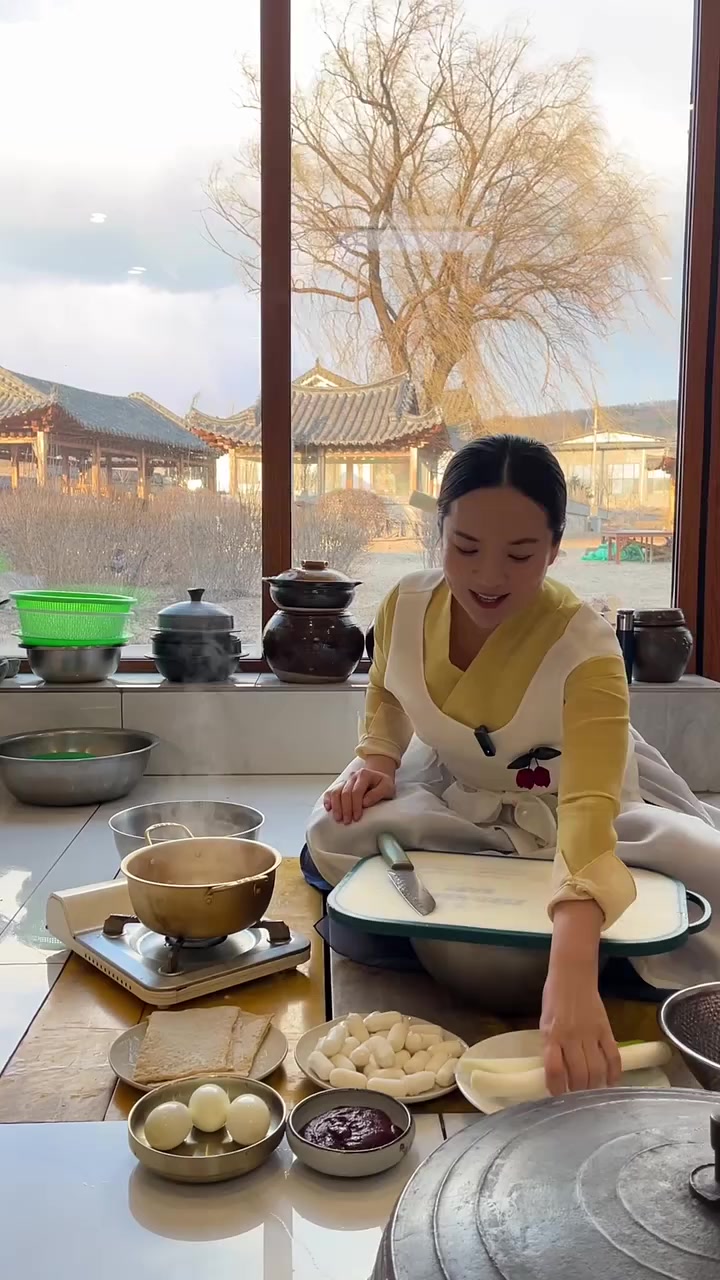 软糯Q弹、酱汁浓郁的辣炒年糕鱼饼!真的太香了～