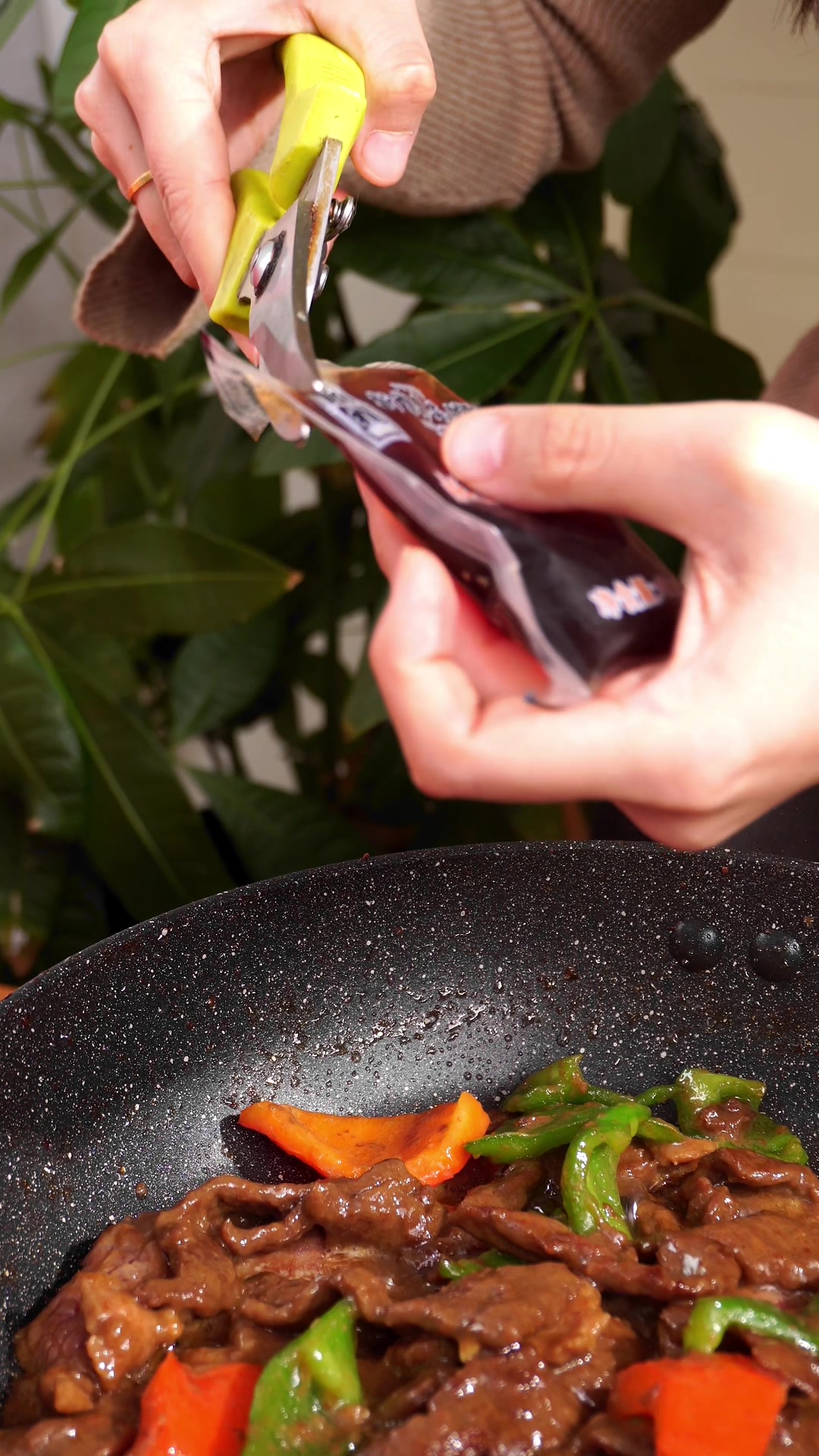 年夜饭三分钟搞定一道蚝油牛肉,好吃又下饭