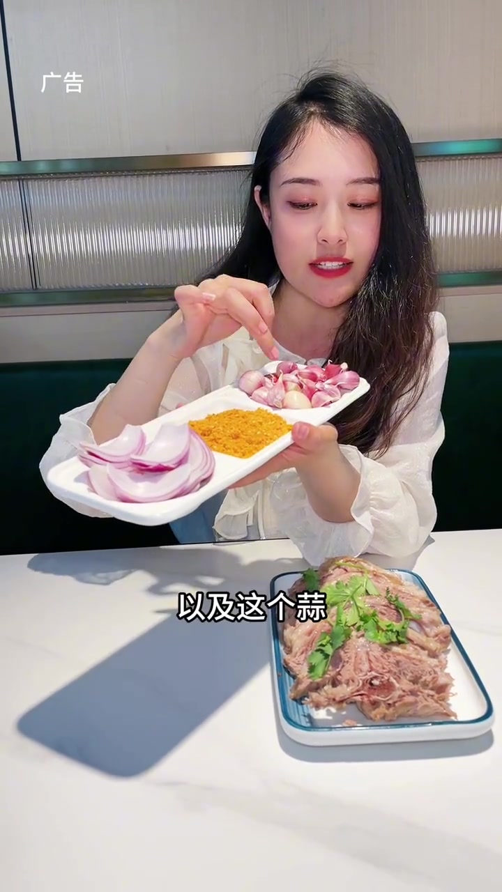 一晚牛肉面5.9,而且可免费续面续料,老板说了不吃饱不准走 一和缘兰州纯汤牛肉面清木阁手抓