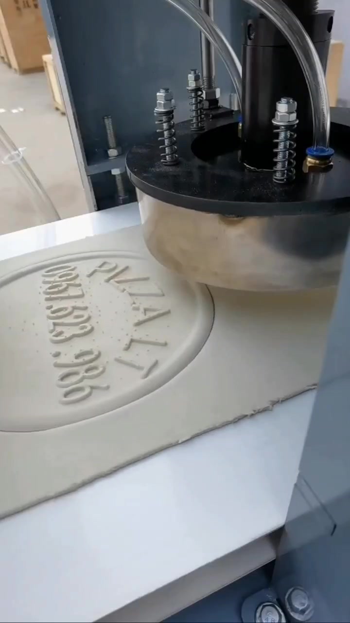 嘉洋全自动披萨饼机,披萨饼成型机,商用披萨饼底机器