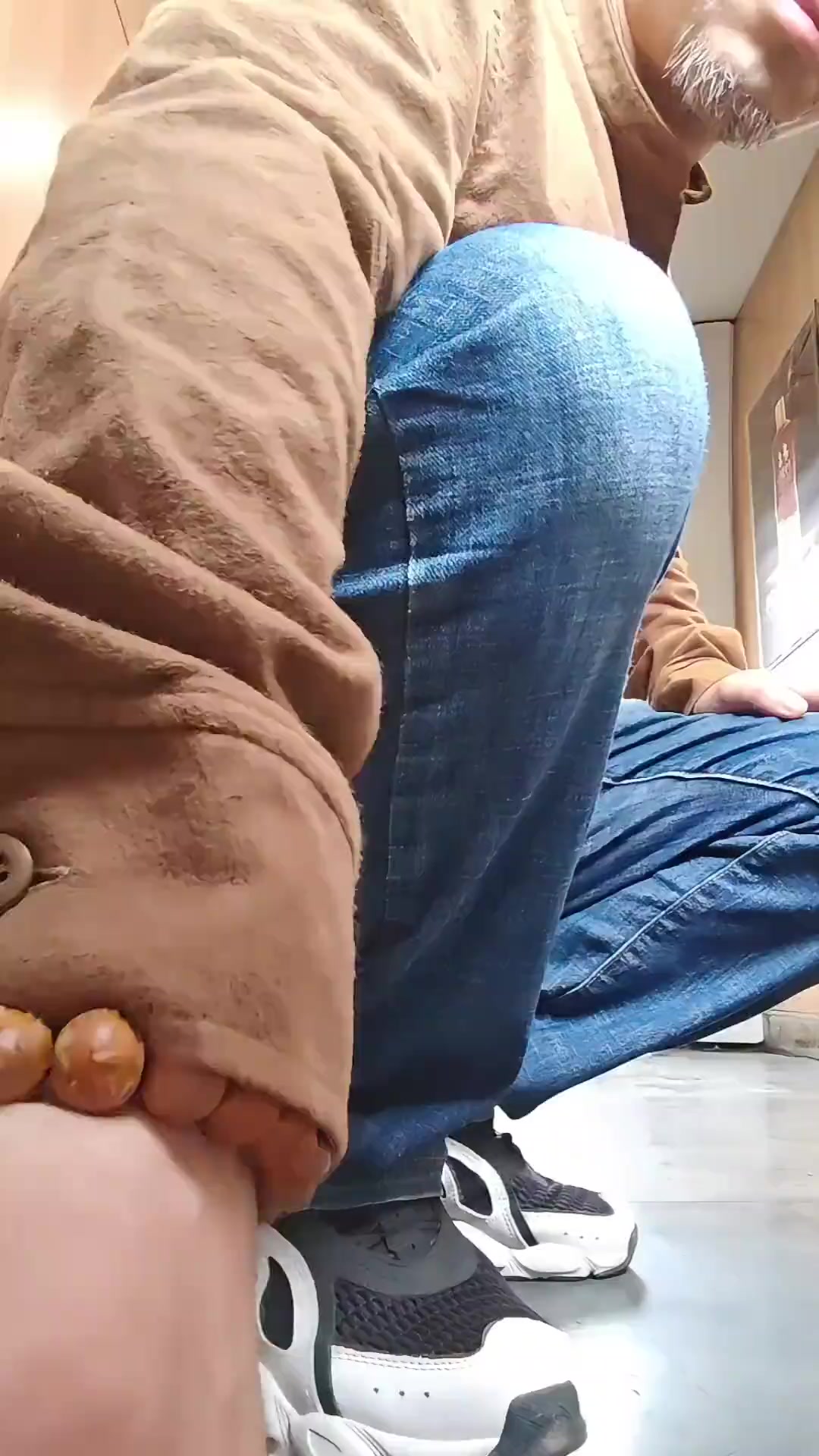 高铁上如何锻炼核心肌群～腰背肌、腹横肌、颈部肌肉～