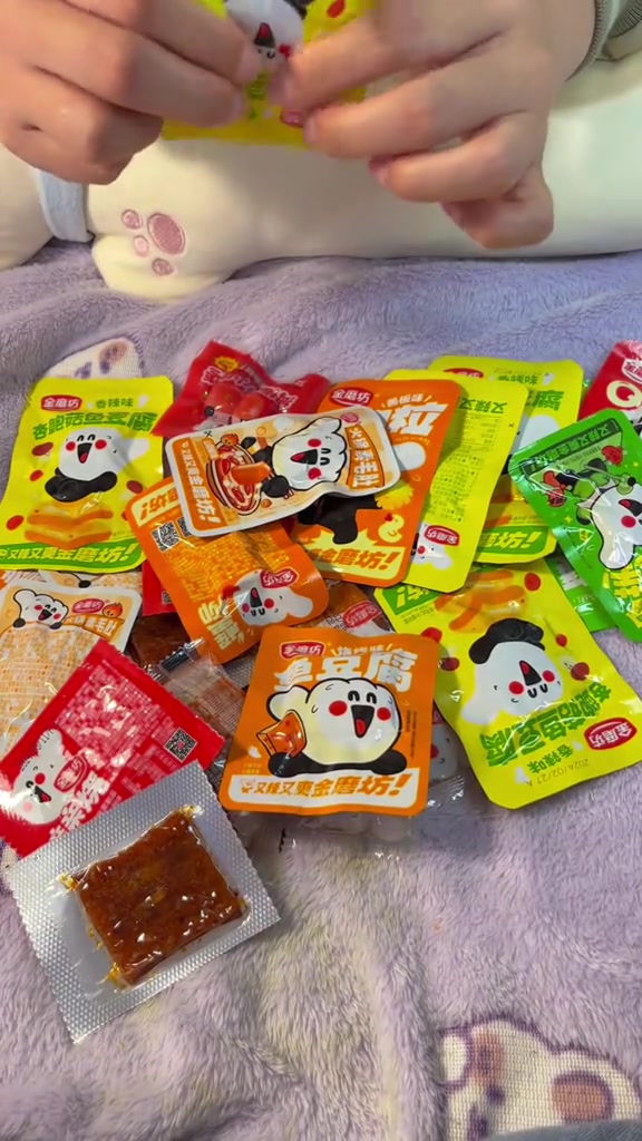 和朋友一起吃零食下午茶的感觉真好~ 美食趣胃计划 深夜偷吃 办公室零食 小窝偷吃日记