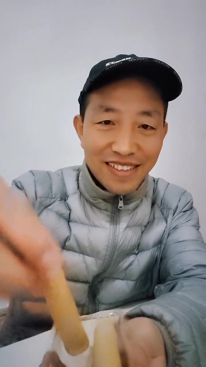 小小蛋卷酥脆可口,小孩儿大人都喜欢吃。倪海杉 万人测评 咔啰卡曼蛋卷