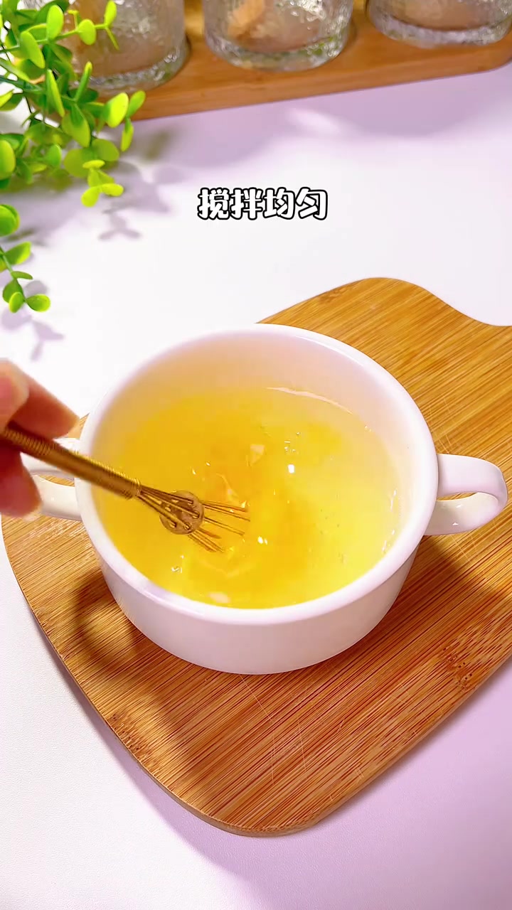 8月龄宝宝辅食添加|鳕鱼蒸蛋 每周我都会给孩子做的深海鳕鱼,肉嫩多汁!搭配鸡蛋做成蒸蛋,鲜